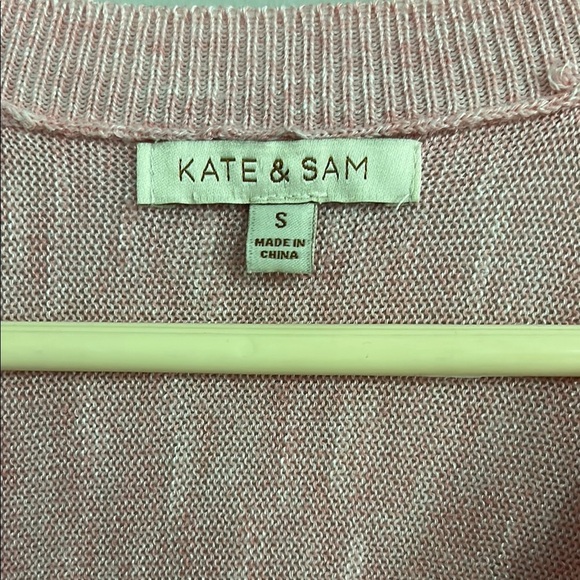 Pink V-Neck Sweater with Three-Quarter Sleeves - Picture 2 of 4